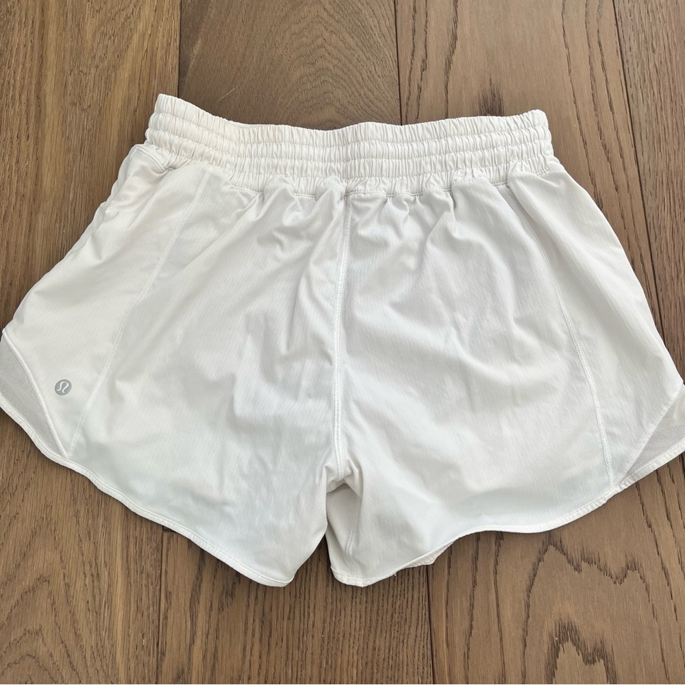 Lululemon Hotty Hot Short White Size 8